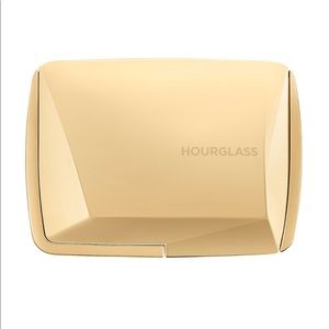 Hourglass Ambient Lighting Face Palette